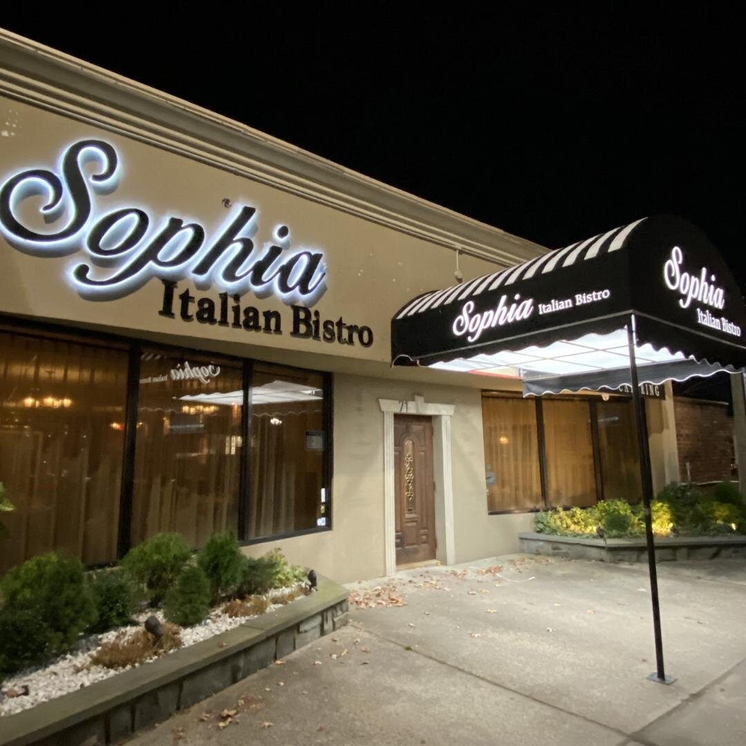 Let's eat together... ✨
We are an Italian Bistro-style restaurant, located in Amityville, New York. Sophia Bistro specializes in Italian cuisine, seafood, chops and pasta.

There's something on our menu for everyone in the family to enjoy. See the fu