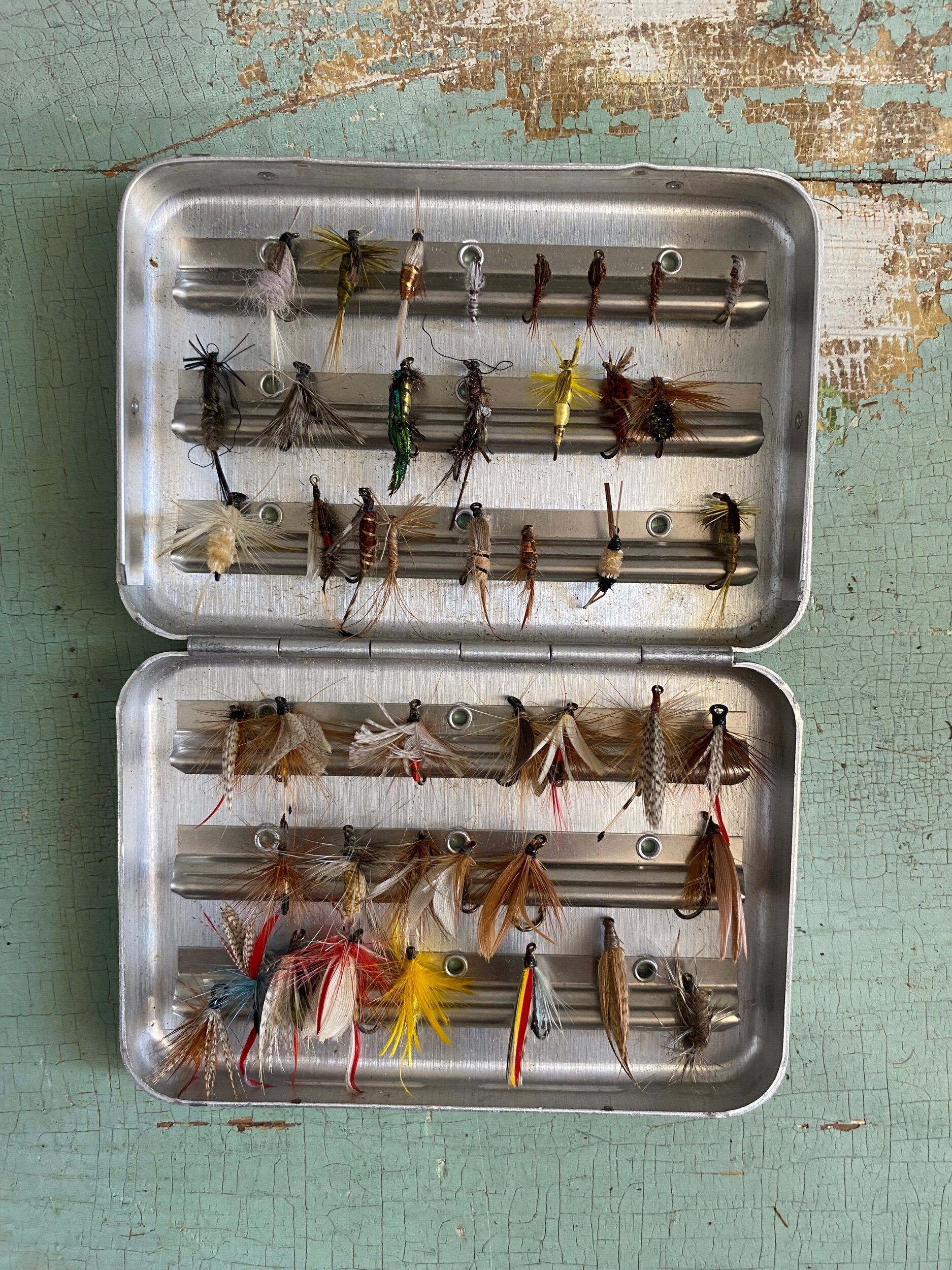Vintage Perrine Metal Fly Box with Hand-tied Flies (LL Bean