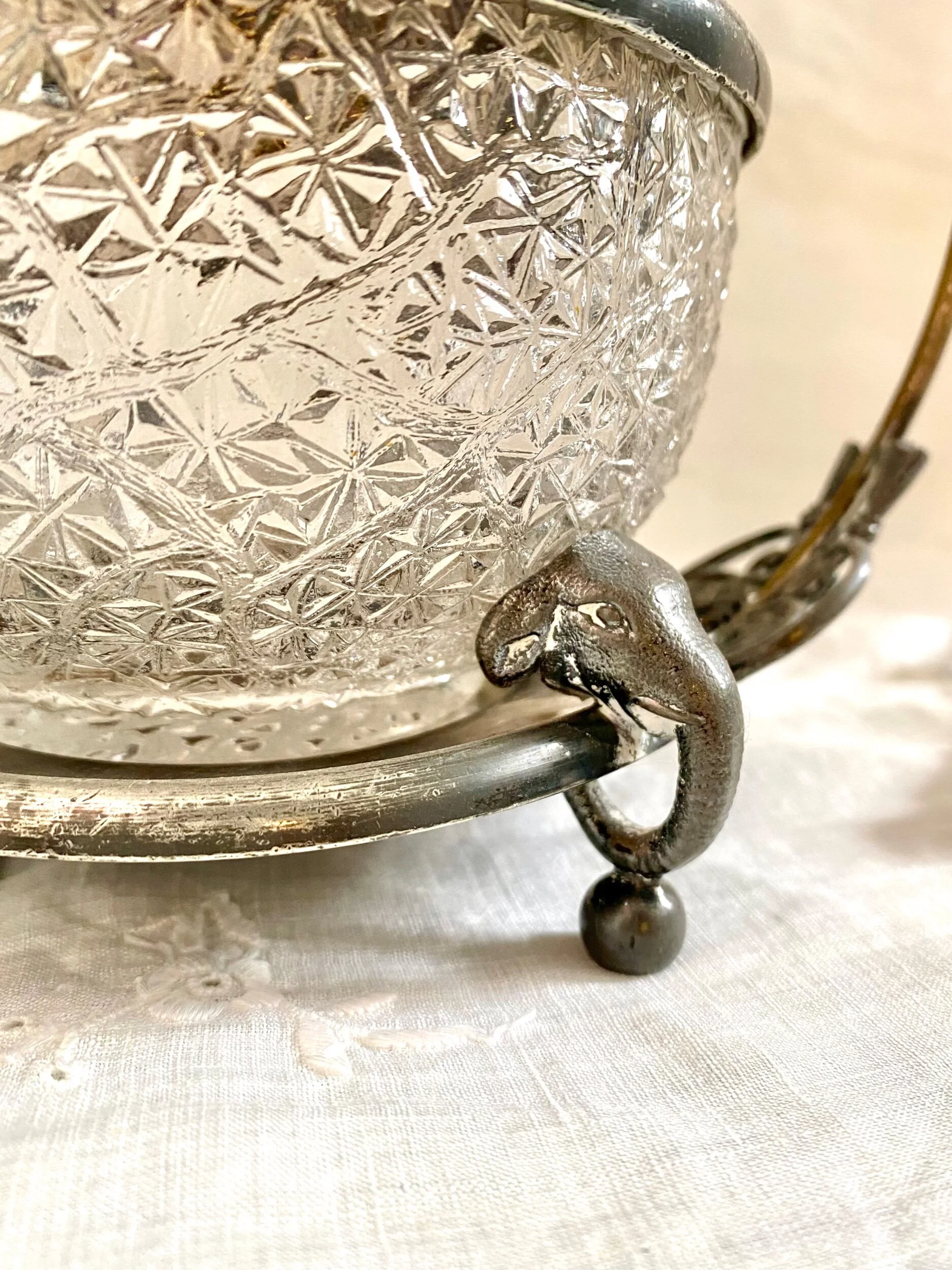 FAF7B0F9-0BBC-450B-8C1C-D62B511D62CD