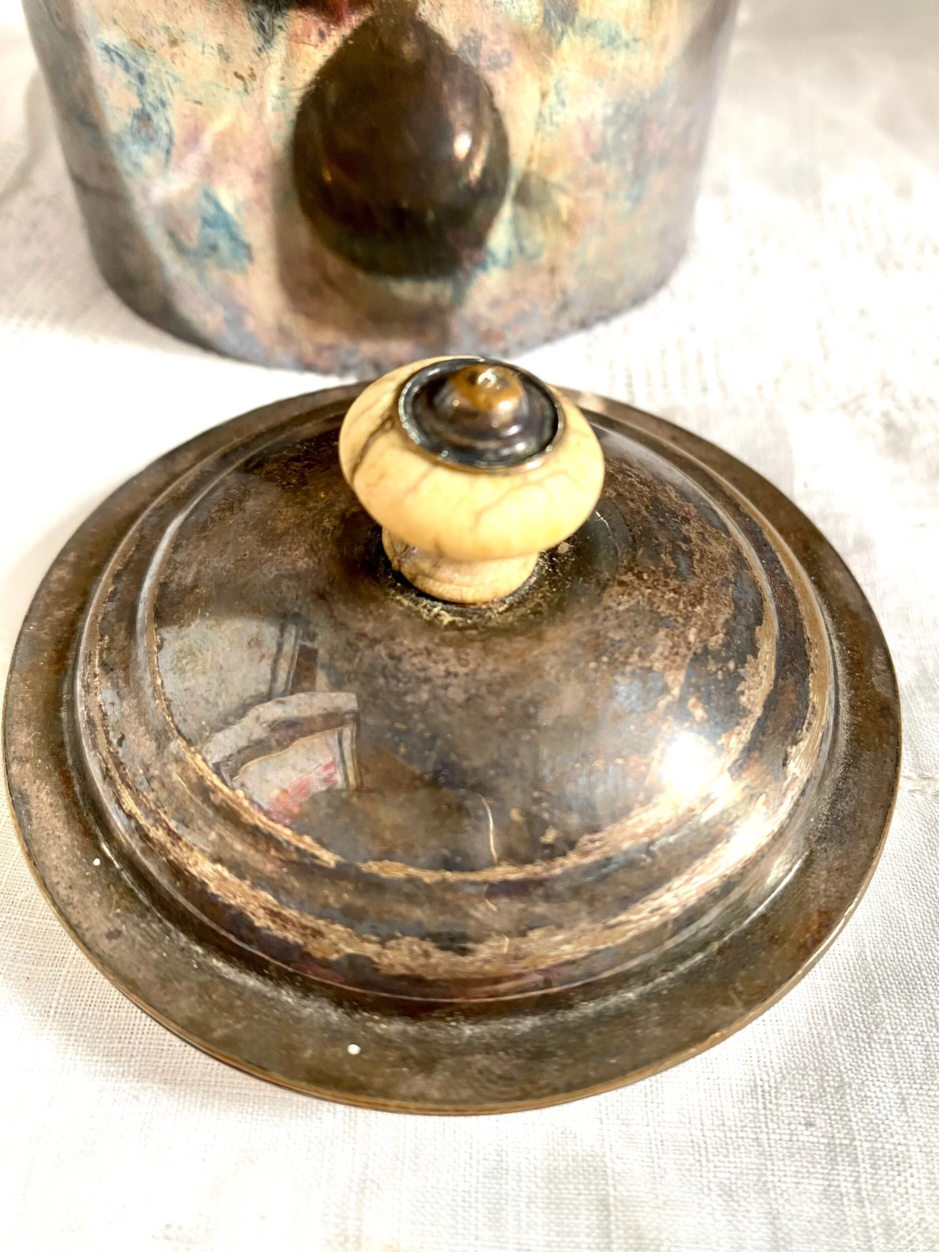 EFB60A65-2BCA-43AF-8827-442BEF540E6D