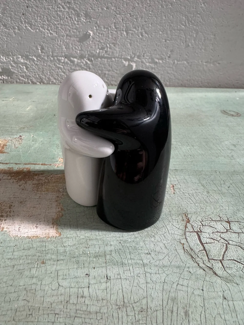 Alberto Mantilla "Camila's Hugs" Salt + Pepper Set  Monstera Vintage Decor
