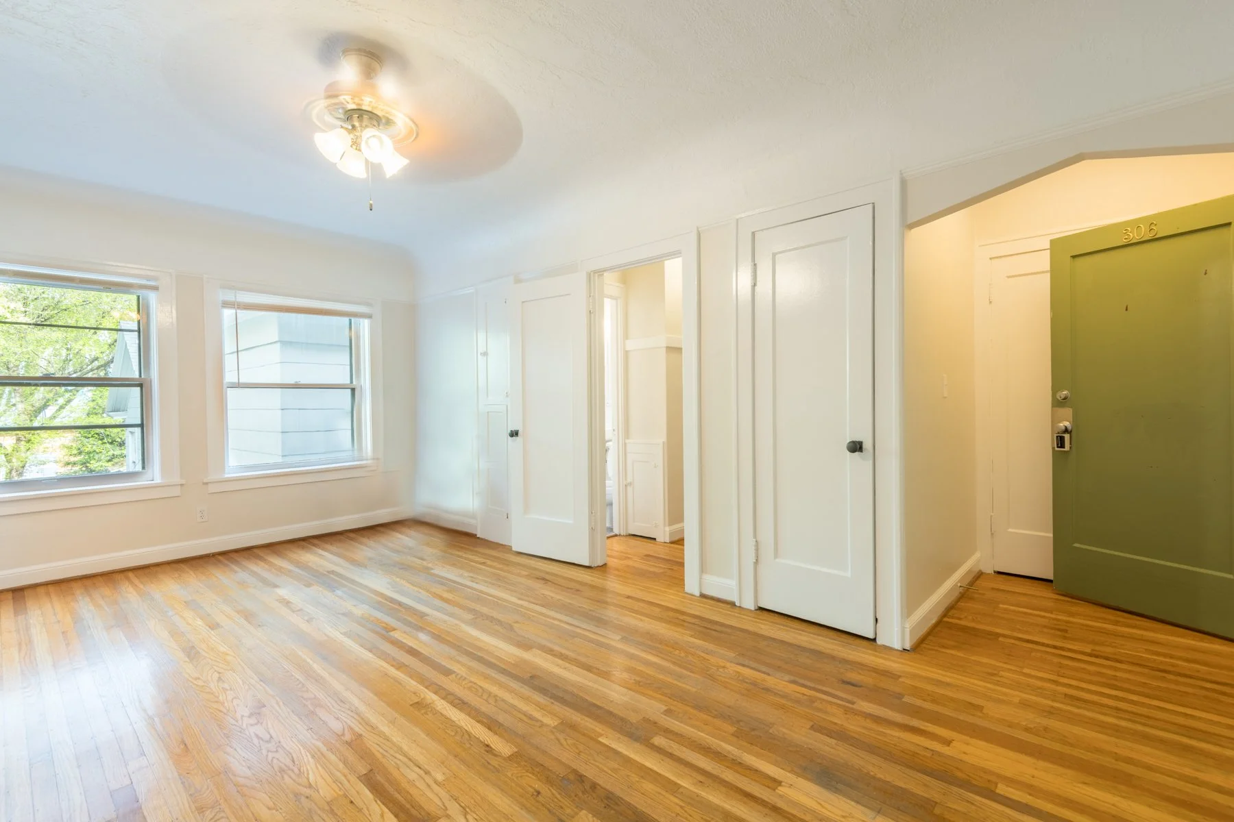 306 Living room.jpg