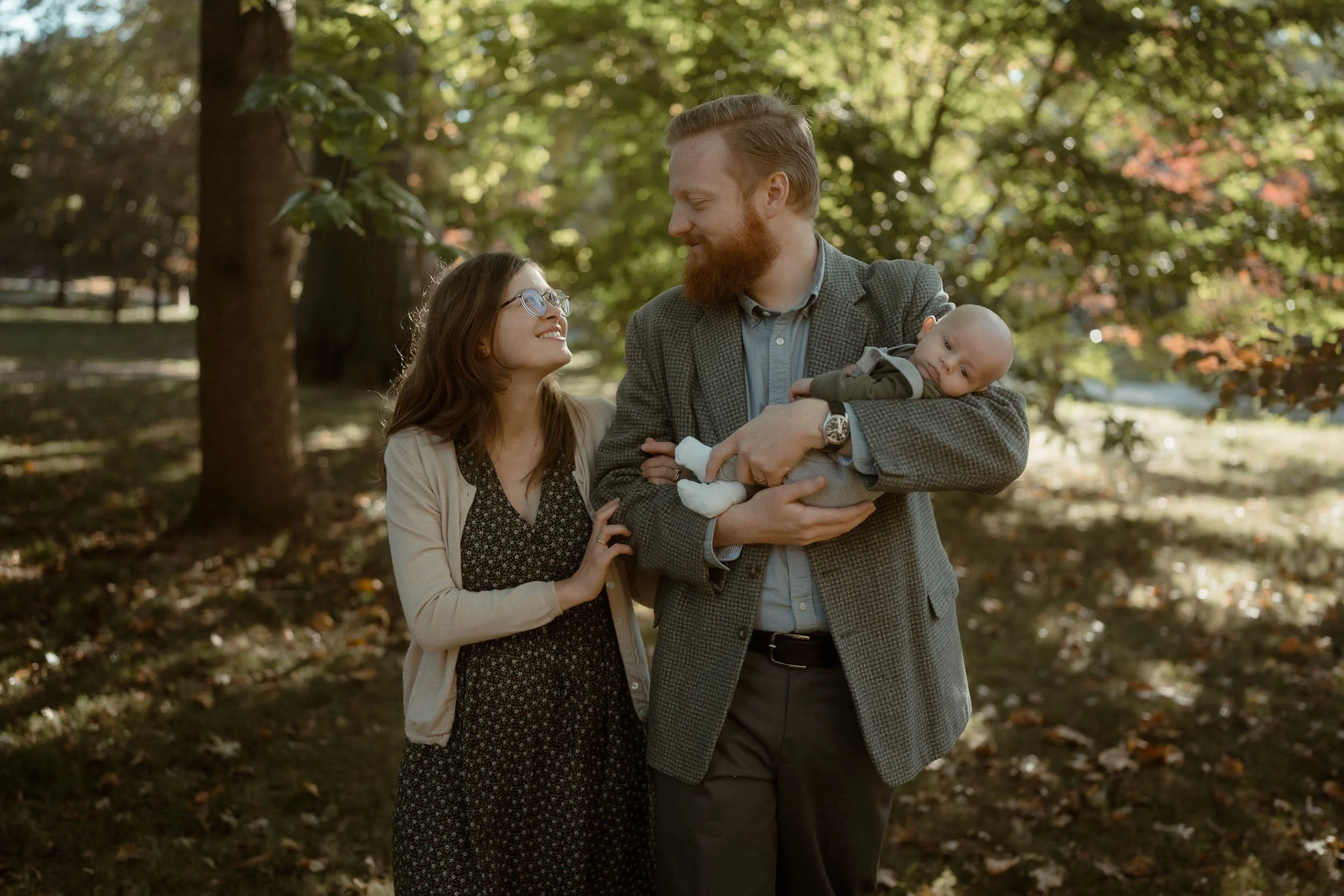 ivory-horse-films-family-newborn-session-outdoors-park.jpg