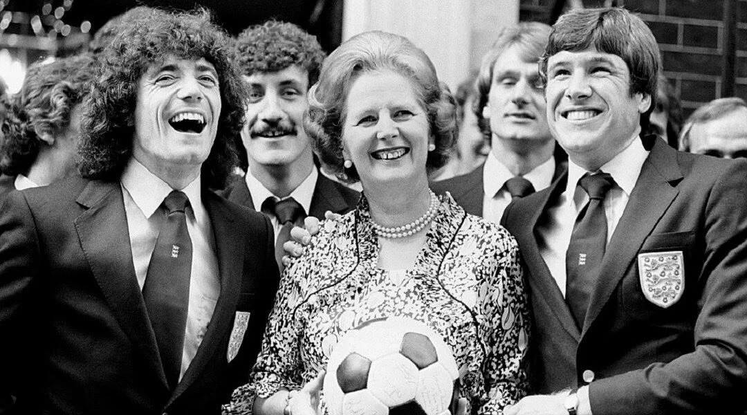 Tras la tragedia de Heysel, Margaret Thatcher reuni&oacute; a los principales representantes del f&uacute;tbol ingl&eacute;s en su despacho del 10 de Downing Street. &ldquo;No son un problema exclusivo del f&uacute;tbol, Primera Ministra. Son un prob