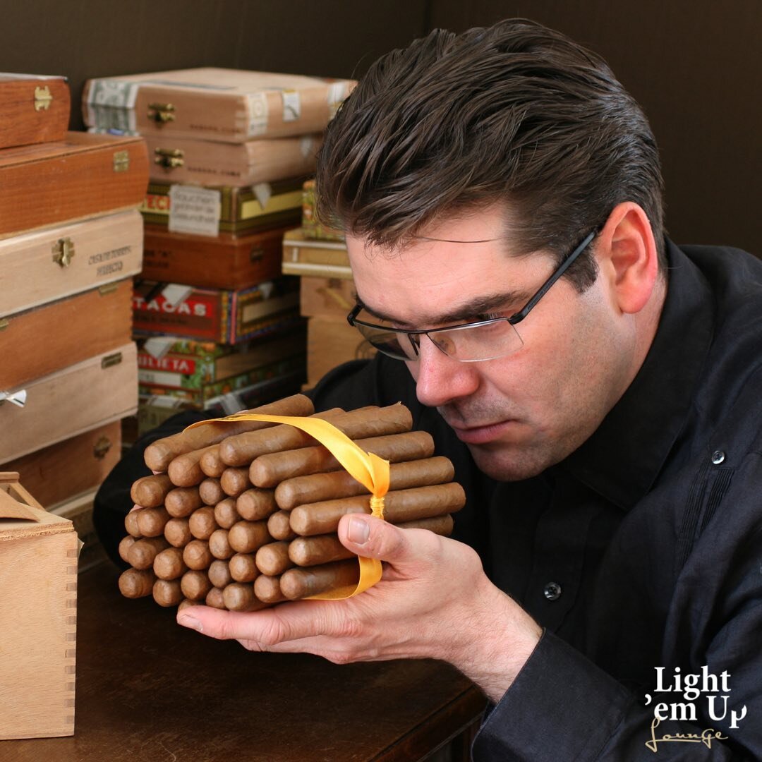 This week at&nbsp;Light 'em Up Lounge:

Marc Andr&eacute; - Der Humidor

🗓&nbsp;Wed 2pm ET / 8pm CET&nbsp;⏰
www.lightemupworld.com/lounge

If ever you wanted to learn more about cigar&nbsp;aging and storage,&nbsp;humidors and humidification, this we