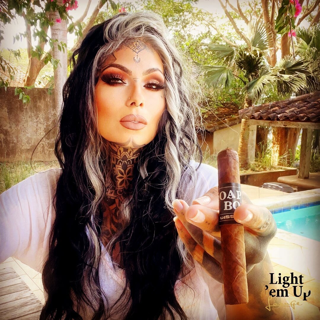 This week at&nbsp;Light 'em Up Lounge:

Cynn Coburn - DISSIDENT Cigars

🗓&nbsp;Wed 2pm ET / 8pm CET&nbsp;⏰
www.lightemupworld.com/lounge

Cynn Coburn, a formerly homeless physical, mental, emotional, sexual abuse survivor who has since channeled her