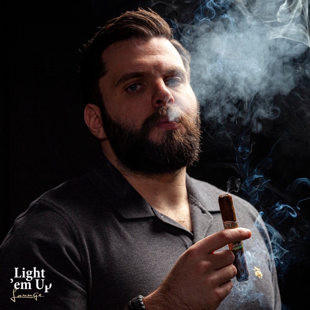 This week at&nbsp;Light 'em Up Lounge:

Nick Libretti - JR Cigars

🗓&nbsp;Wed 2pm ET / 8pm CET&nbsp;⏰
www.lightemupworld.com/lounge

Nick Libretti has been in the cigar industry for over 13 years. He started working the Casa de Montecristo store in 