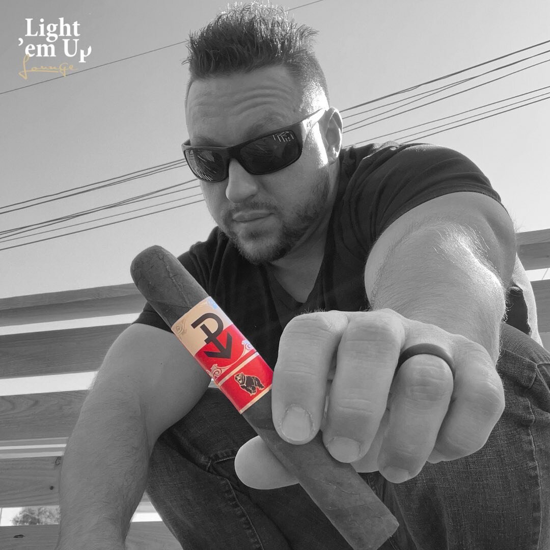 This week at&nbsp;Light 'em Up Lounge: 
‼️beware of the time change this week only: 3pm Eastern‼️

Mike Szczepankiewicz - Cigar Hustler

🗓&nbsp;Wed 3pm ET / 8pm CET&nbsp;⏰
www.lightemupworld.com/lounge

Mike Szczepankiewicz has been in the cigar ind