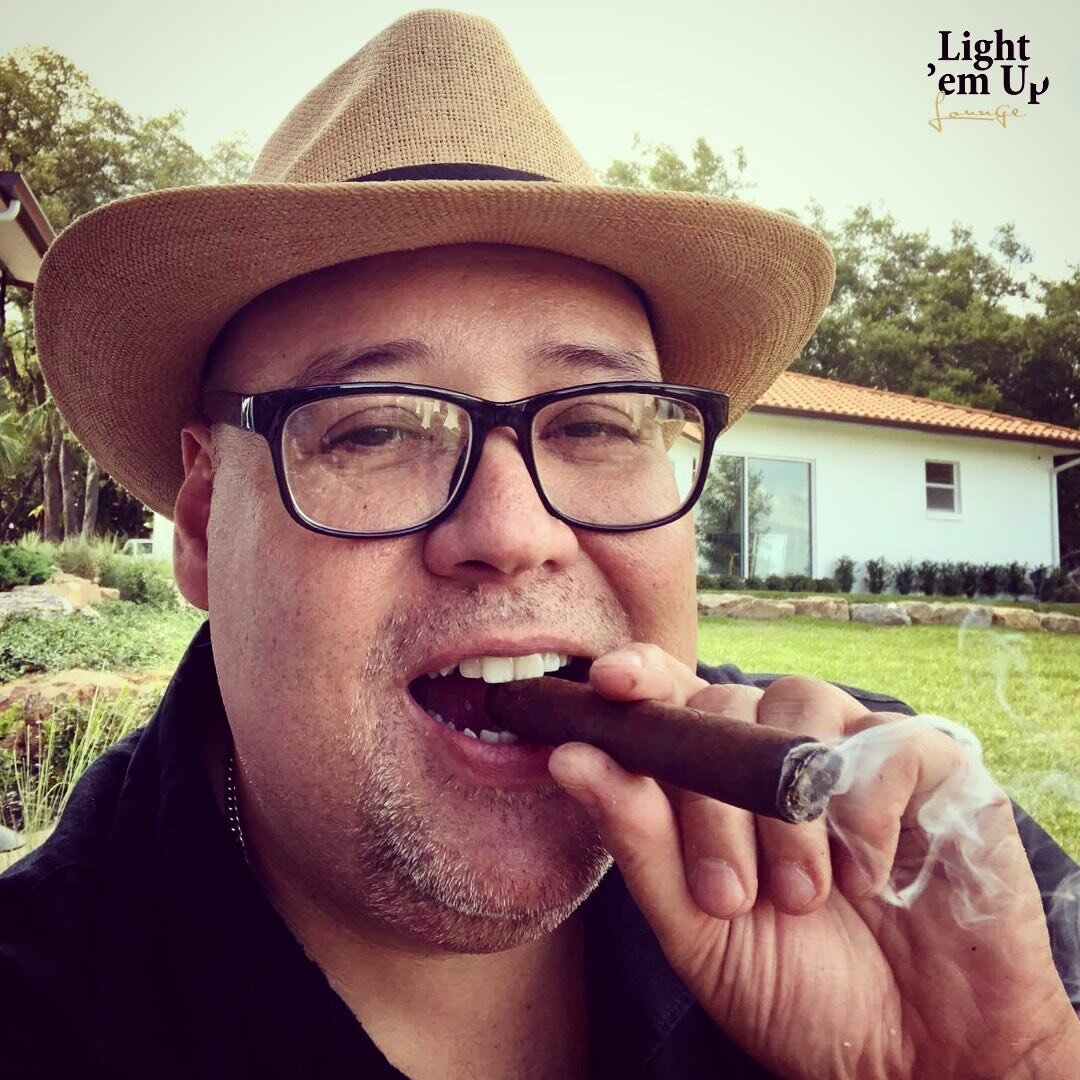 This week at&nbsp;Light 'em Up Lounge: 

Arnold Serafin - Serafin de Cuba, Flor de Tampa

🗓&nbsp;Wed 2pm ET / 8pm CET&nbsp;⏰
www.lightemupworld.com/lounge

Arnold Serafin of Serafin de Cuba/ Flor de Tampa Inc. is the 4th generation in his his family