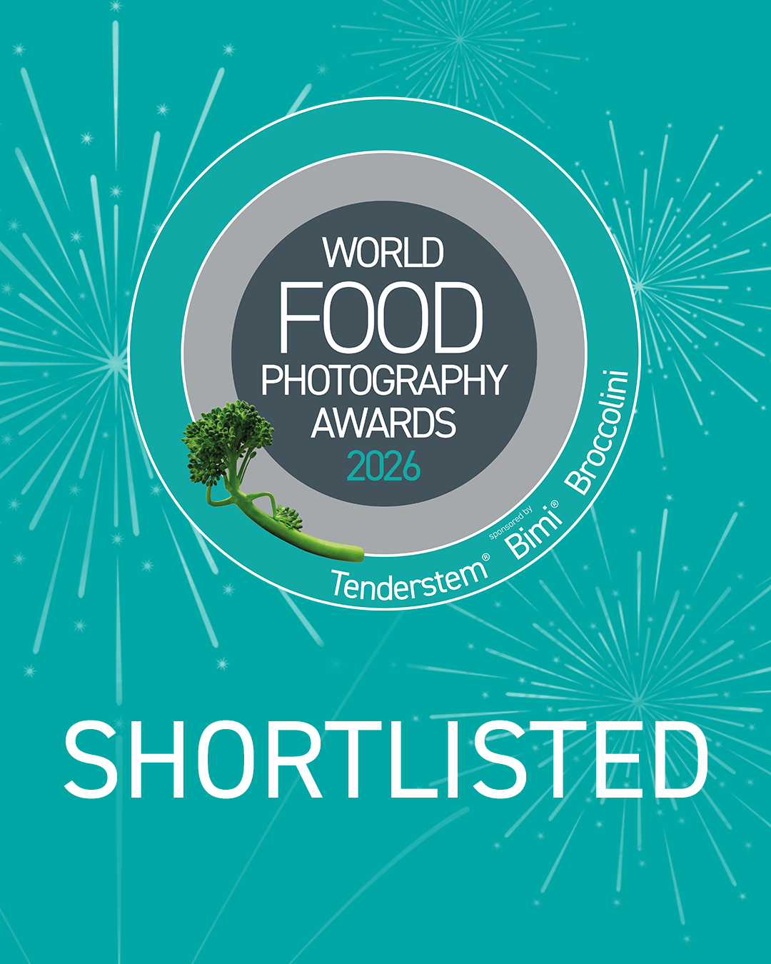 Logo des World Food Photography Awards 2026, sponsorisé par Tenderstem Bimi Broccoli, avec une image de brocoli et un fond de feu d'artifice, et la mention « Shortlisted » en blanc.