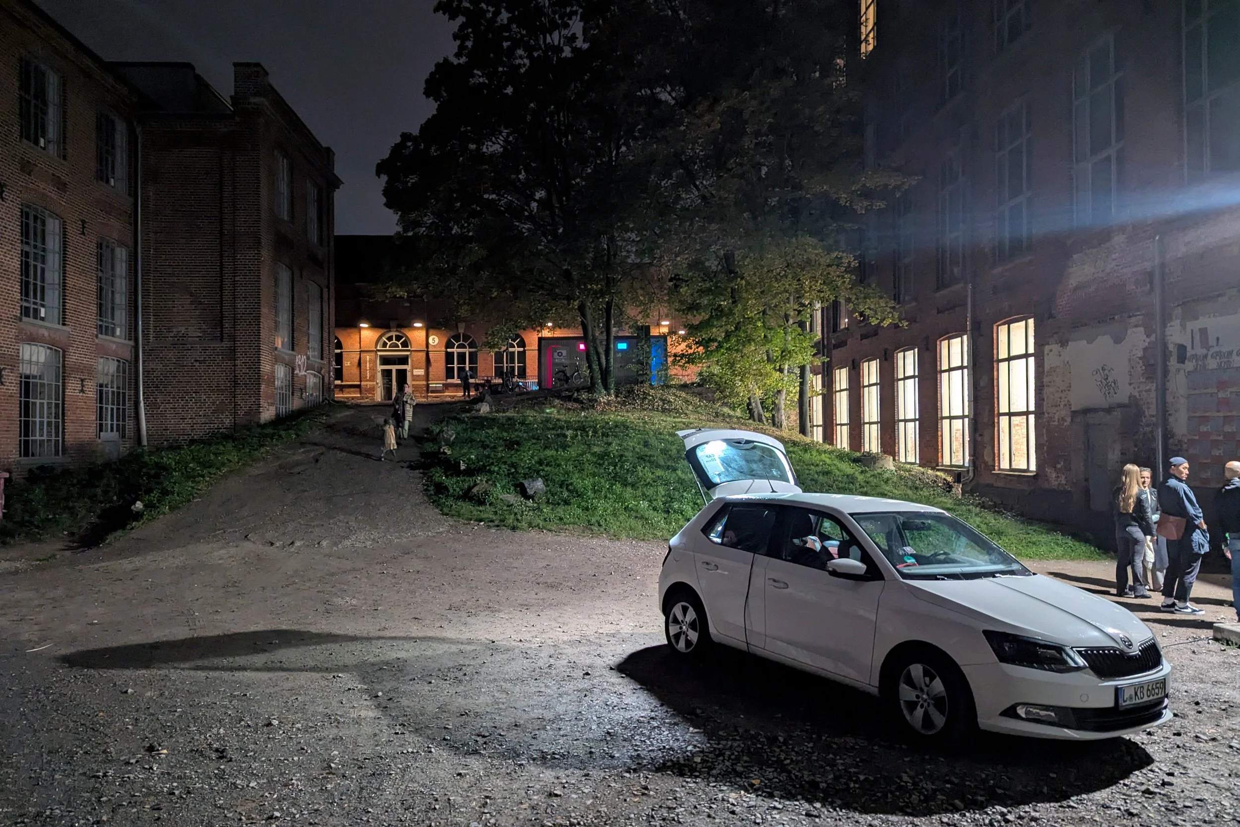 SALE_LindeNOW_oto-Handy-Sven-Bergelt_00023web.jpg