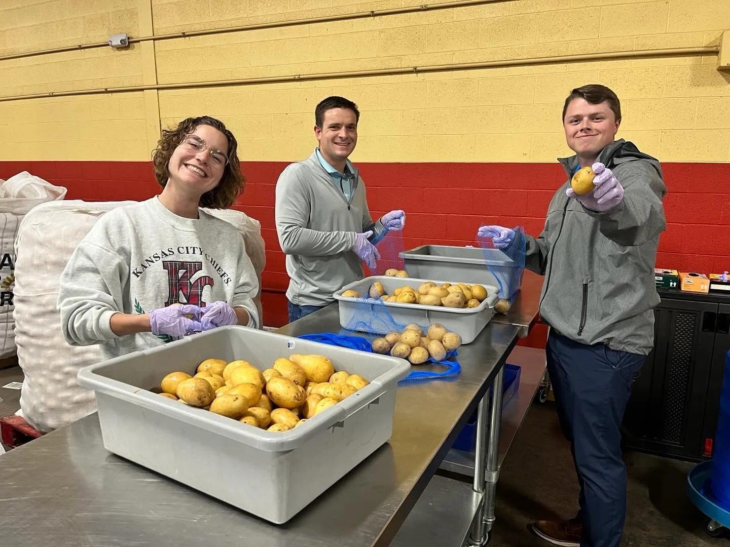 Last night we sorted over 1500 pounds of food at @harvesters !! Thanks to all who joined us!