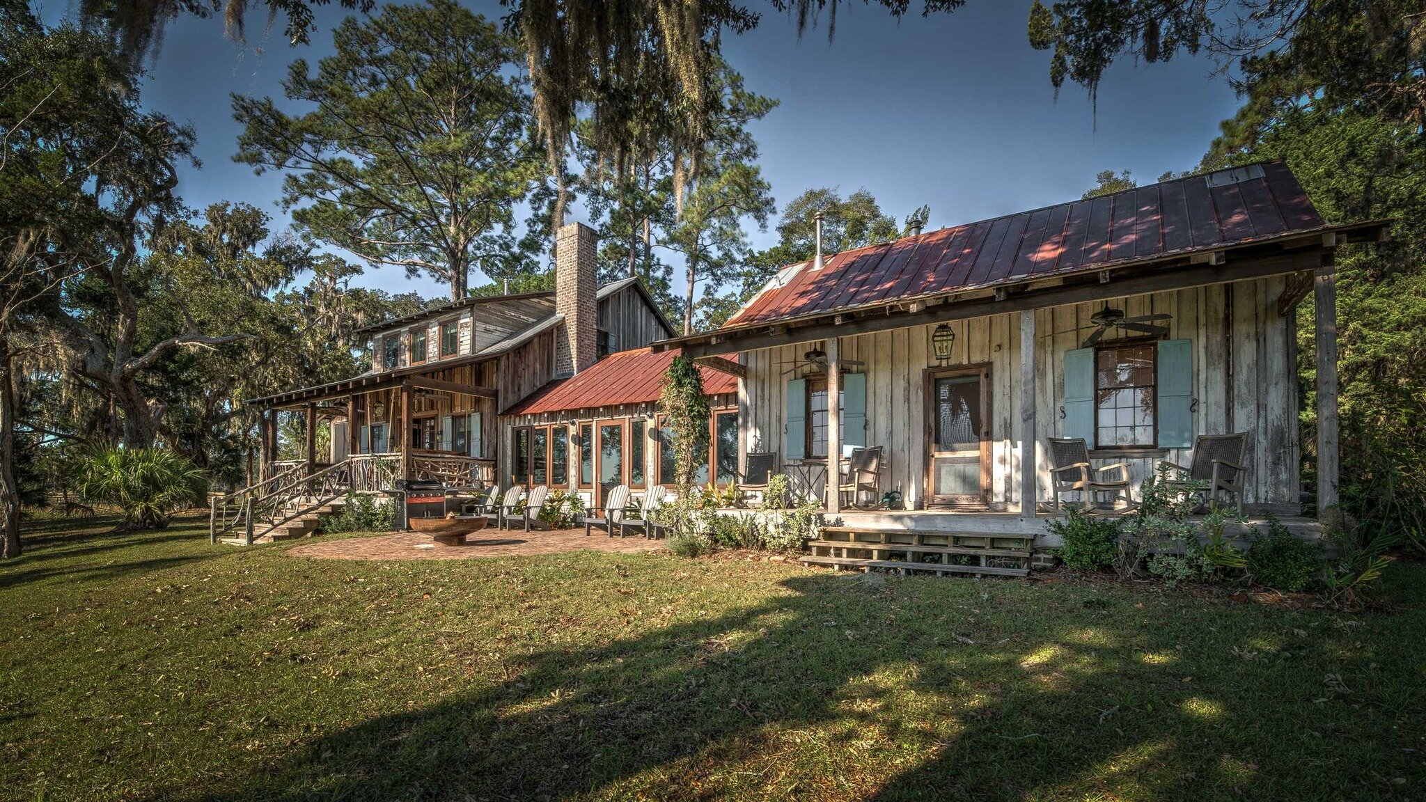 Planning a holiday trip with friends or family? We still have availability in December on the farm and on Sapelo Island! 

Visit our website today to plan your getaway on the coast of Georgia. 

#christmastrip #familytrip #familyholiday #airbnb #vrbo