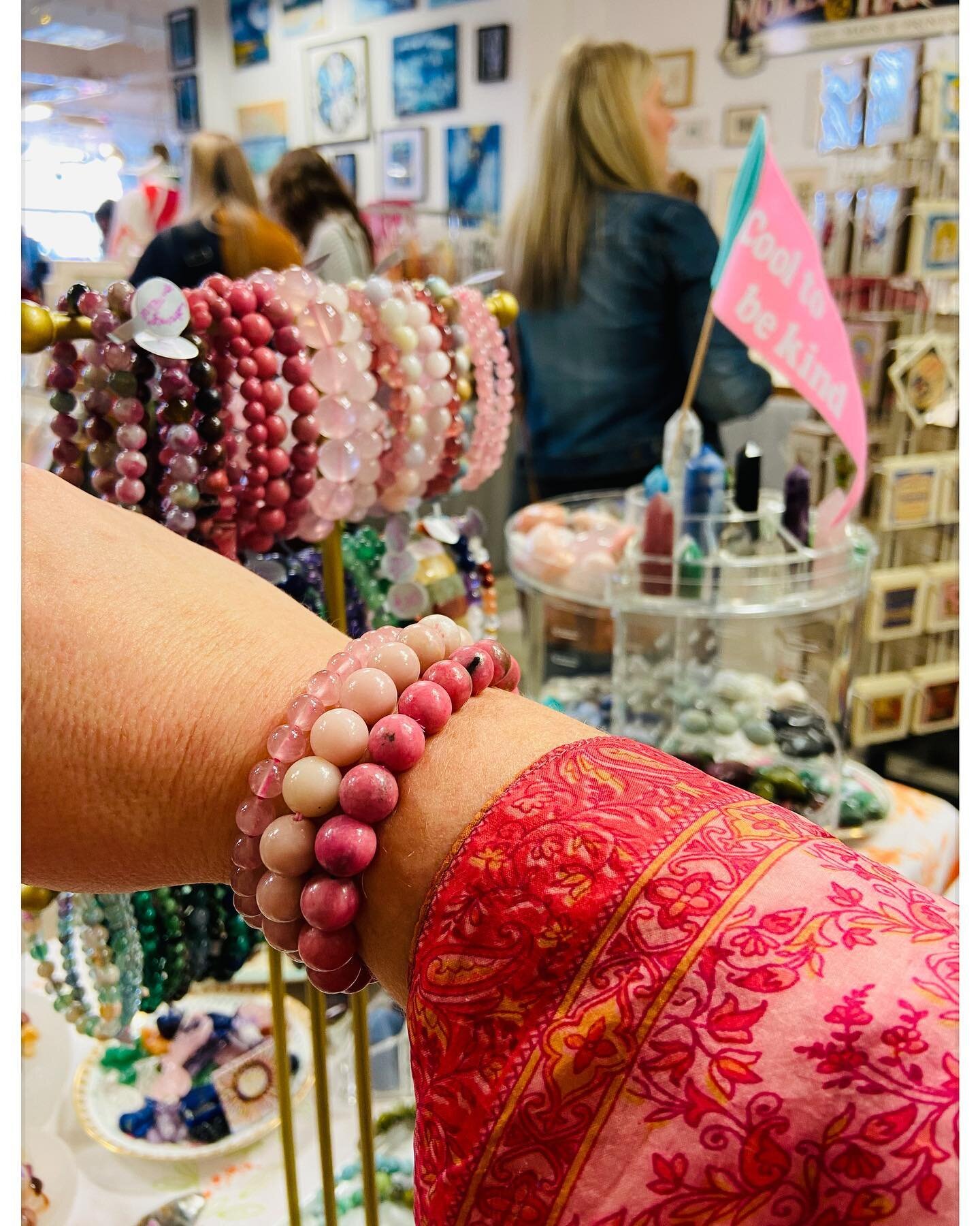 💕🌸💓 Here at Bobby&rsquo;s today feeling the pinks!! Lots of bracelets to choose from so come say hello!! 💕🌸💕💓 #pink #crystalbracelet #crystalbracelets x