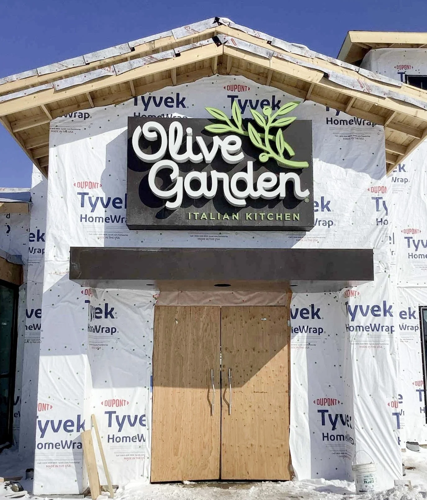 Olive Garden Signage
