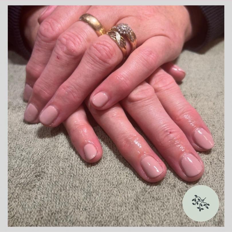 Lovely gel polish! A nice neutral pink just compliments this client perfectly!
Done by Kendre, who still has 15% off till she qualifies 💅

#nails #gelnails #beauty #beautyretreat #beautytherapy #beautytherapist