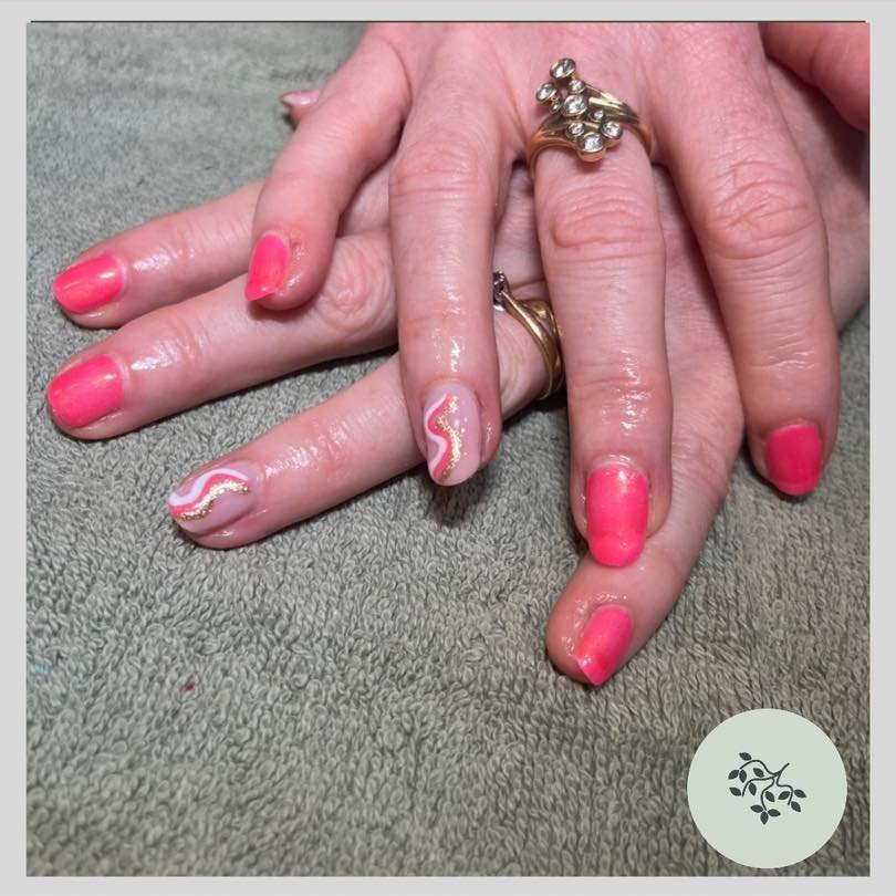 Gel nails with a twist! 
We love something a little different here at the retreat. We love stretching our skills and trying new designs! These colours go great together!

#gelish #gelcolours #summer #summernails #nailartinspo #nails #gelnails