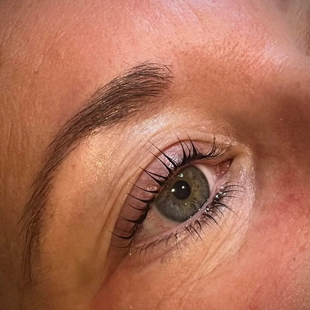 6 weeks of stunning lashes, lash lift and tint is a perfect treatment to enhance the natural lashes and open the eye area!
Paired perfectly with a brow tint✨

#beauty #lvl #lashlift #lvllashes #nouveaulashes #beautytherapy #hayleyjaynebeauty #colling