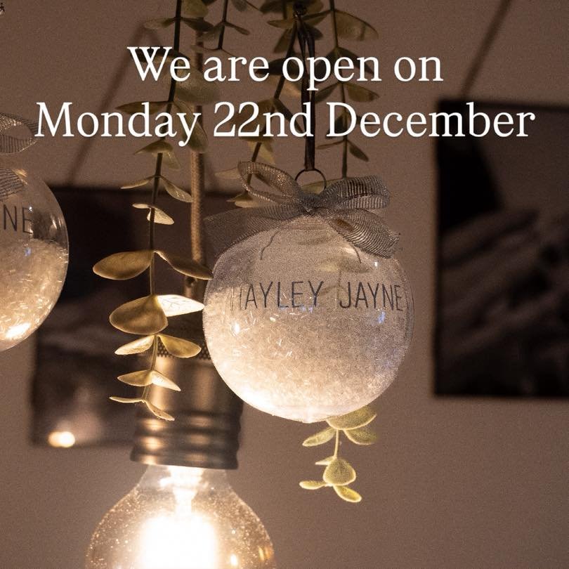 We are opening on Monday 22nd!
This is perfect for those last minute gift vouchers and gift purchases,
We have one appointment left at 15:20 with Hayley 
This will be our last day that we are open before Christmas 🎄🎅

#beauty #beautyretreat #beauty
