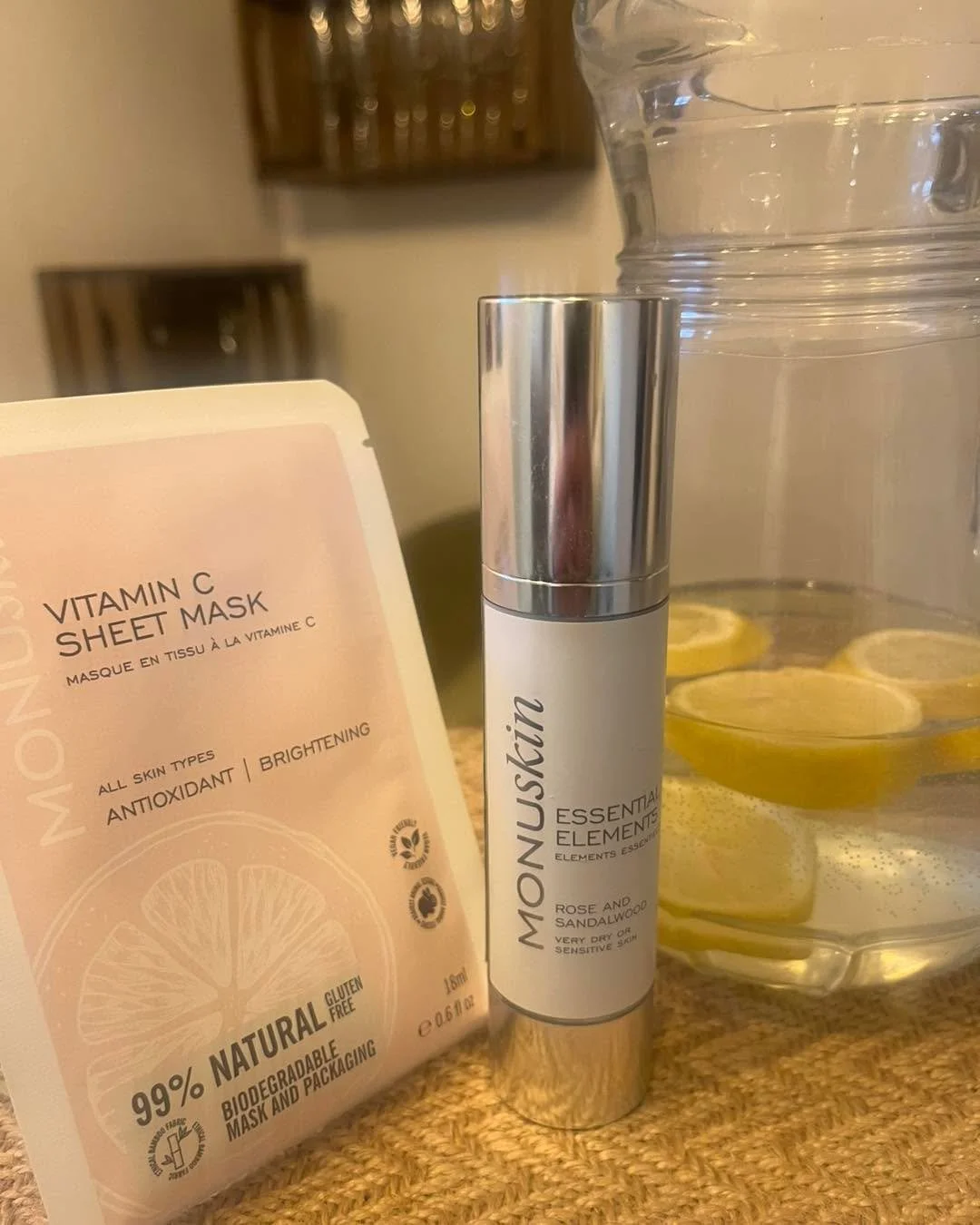 Treat your skin to some much needed TLC! 
We know this time of year can make the skin appear duller, flat and lacking hydration. Which is why the vitamin C facial is a perfect all rounder! Bring that glow back to your face 🍊🍋

#beautyretreat #beaut