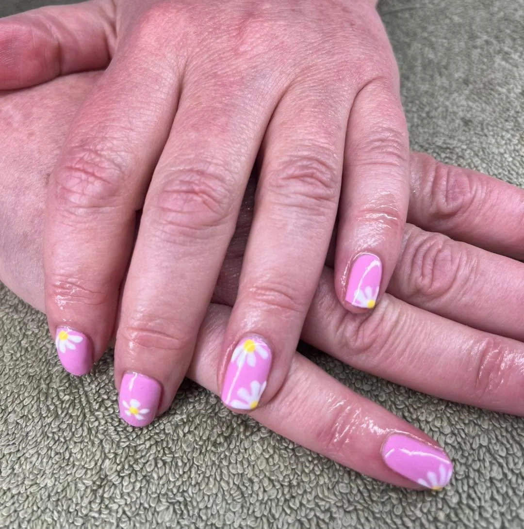 Spring nail inspo for you 🌺💗🌷

#beauty #beautyretreat #beautysalon #nails #nailart #beautytreatments #collingham #wellness