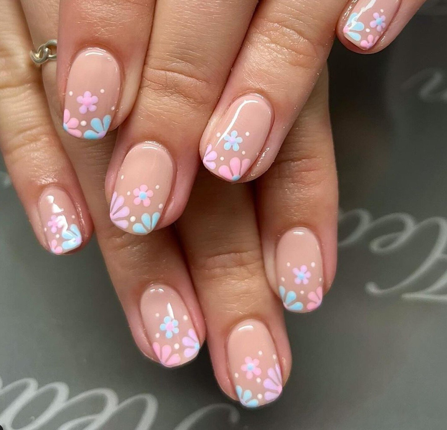 Easter nail inspo for 2024 🐰🌸🌼🐣

Screenshot and save for your next appointment! 

You can make an appointment on our app (check our website for more details &gt; link in bio).

Be sure to select a specific technician and &quot;book a full set&quo