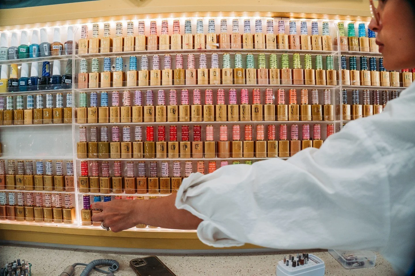 These summer days might seem like a blur, but we promise, your polish won&rsquo;t!👌👌

Who else relies on a fresh manicure for that little energy boost to start the week off right?

✨ Yes, we offer a variety of massage settings in our pedicure chair
