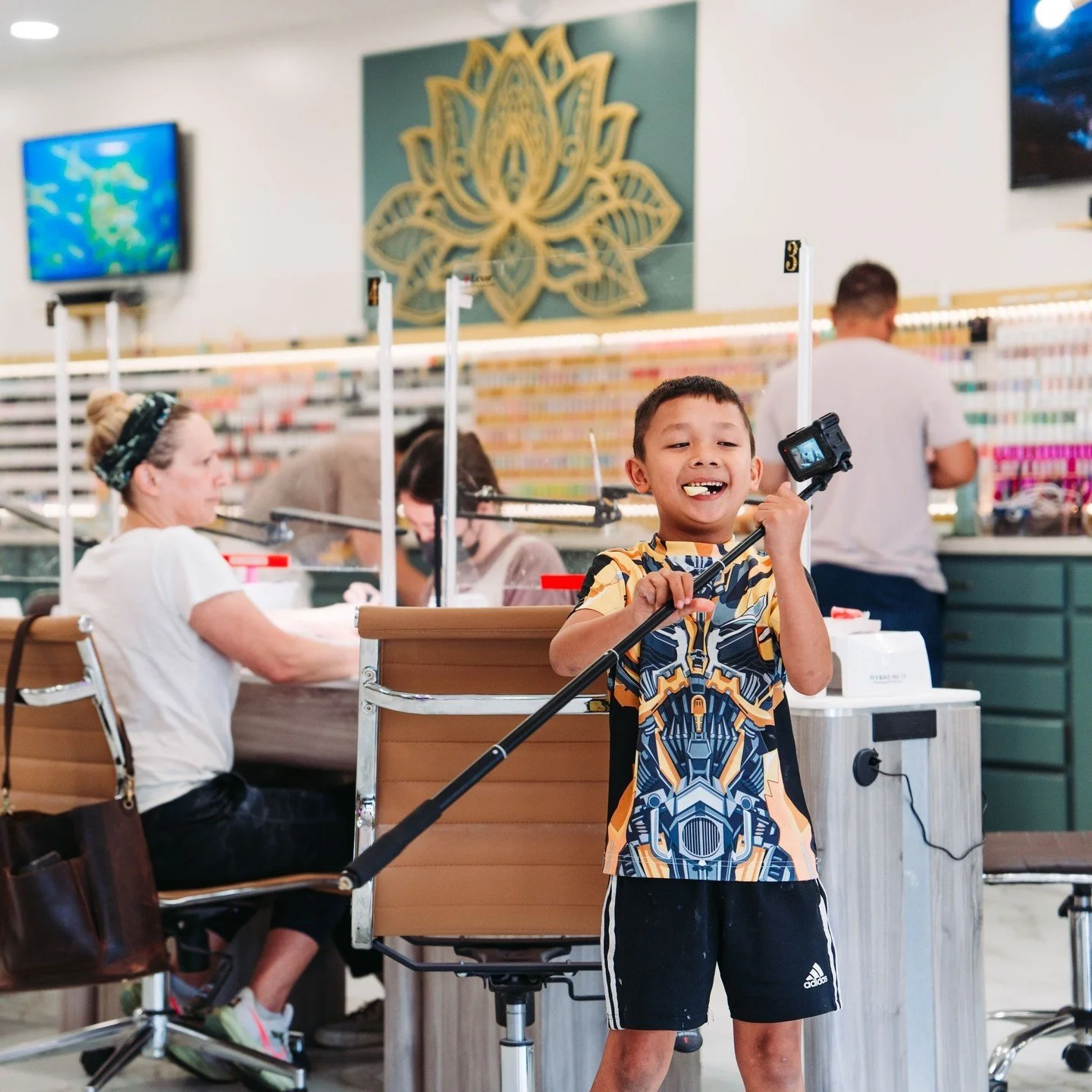 Join us in wishing one of our salon's favorite men a very happy birthday - Happy Birthday, Dung! ⁠
⁠
Thank you for all that you do. Louis, Troy, and all of us are grateful for your patience, goodwill, and kindness - and for smiling at us like this al