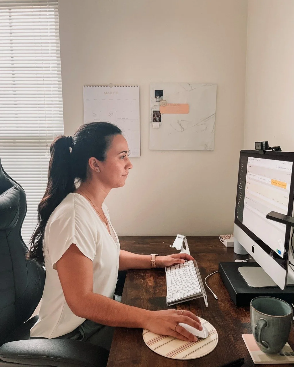 This may sound crazy, but here&rsquo;s why your to-do list keeps growing, but your business isn&rsquo;t...👇🏽

You&rsquo;re currently trying to do EVERY. SINGLE. THING. but giving zero attention to what REALLY matters. 

This is a big step in the di