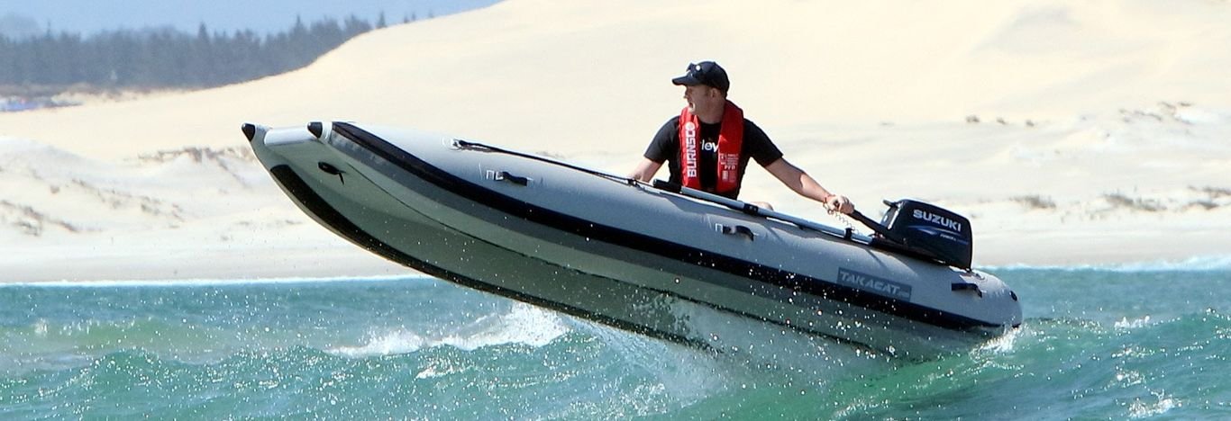 Takacat under power (2).jpg