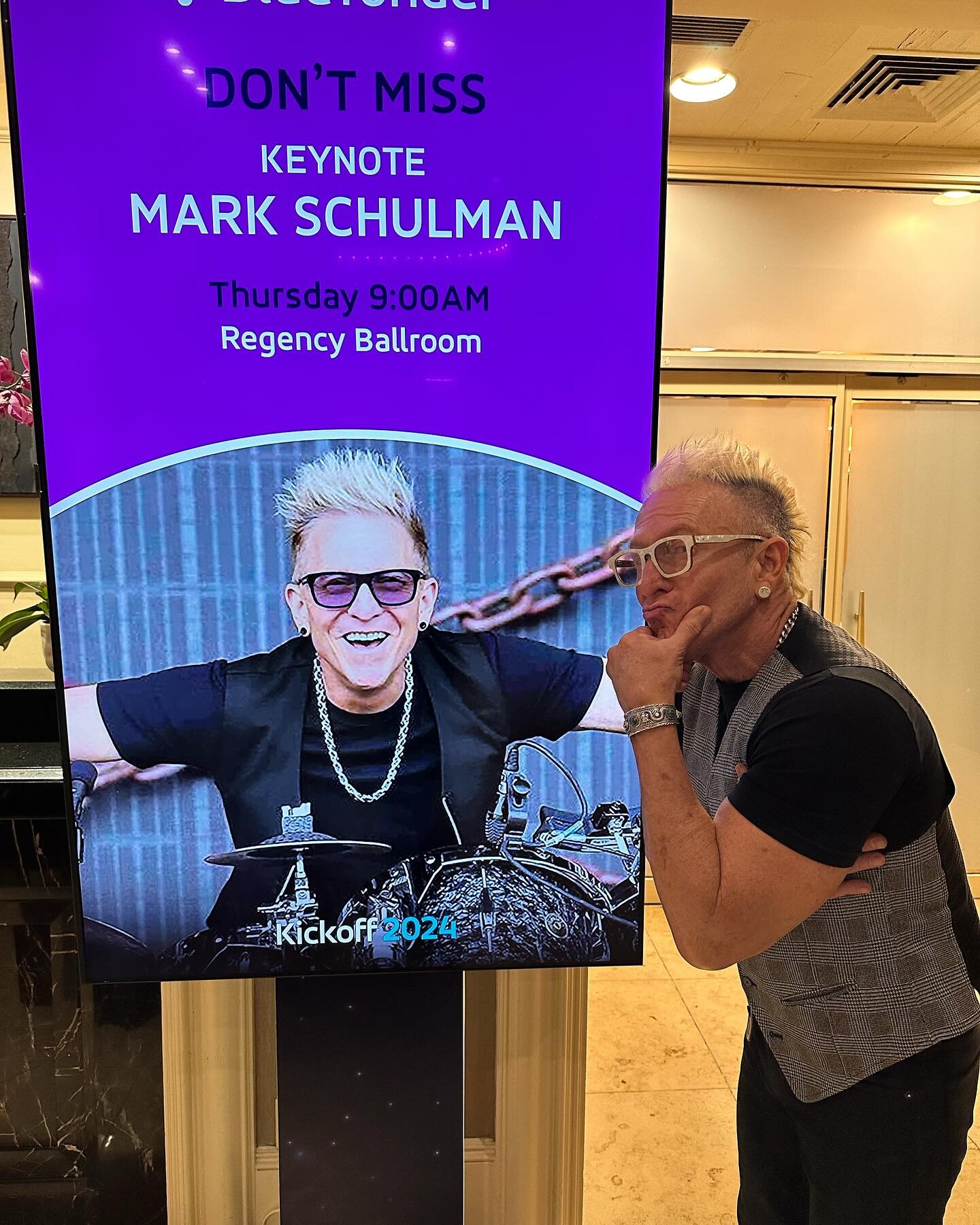 Hey, this guy looks like me!

Getting to do what I love and impact others!
Are you ready to rock!!! 

#rockstarattitude 
#keynotespeaking 
#keynotespeaker 
#markyplanet 
#existloudly