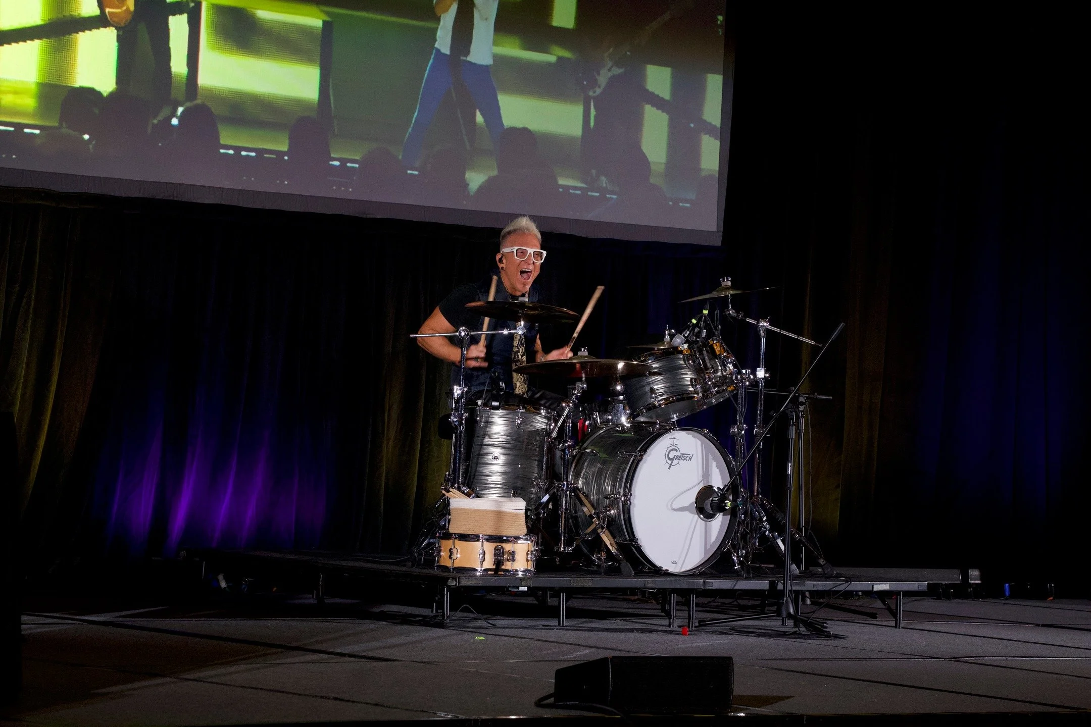 π₯ When I’m behind the kit, there’s no pause button. You’ve got to lock in, keep the groove, and trust the preparation. Because if you miss the beat… everyone feels it.
The truth is, life and leadership work the same way. Th