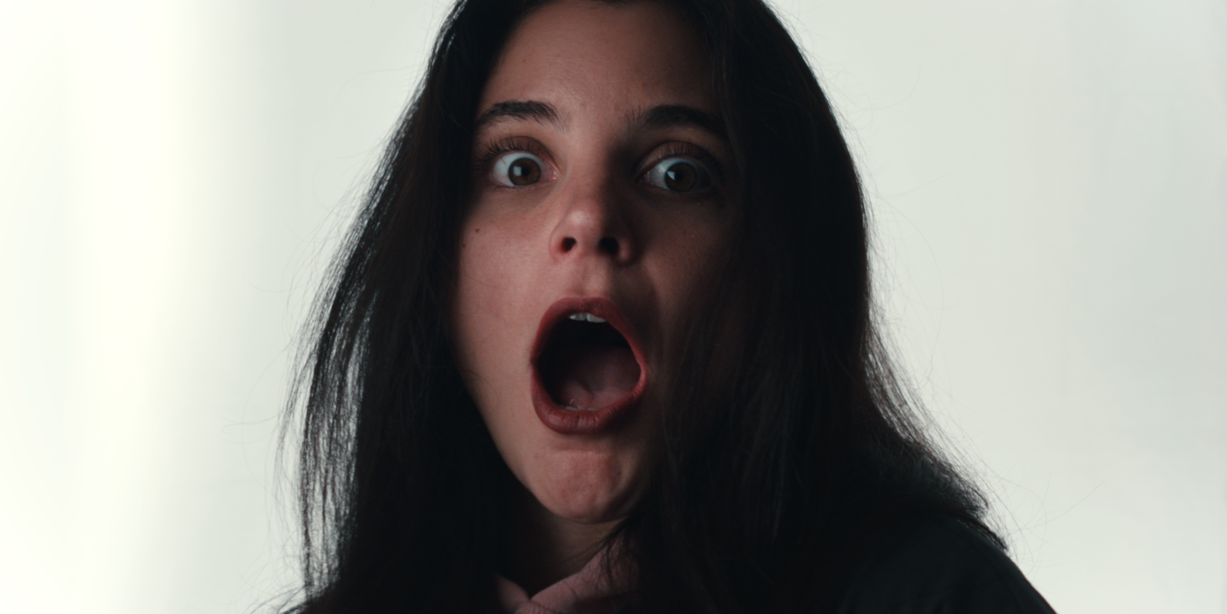 CleanUpOnAisleRoar_EPK_Still02.png