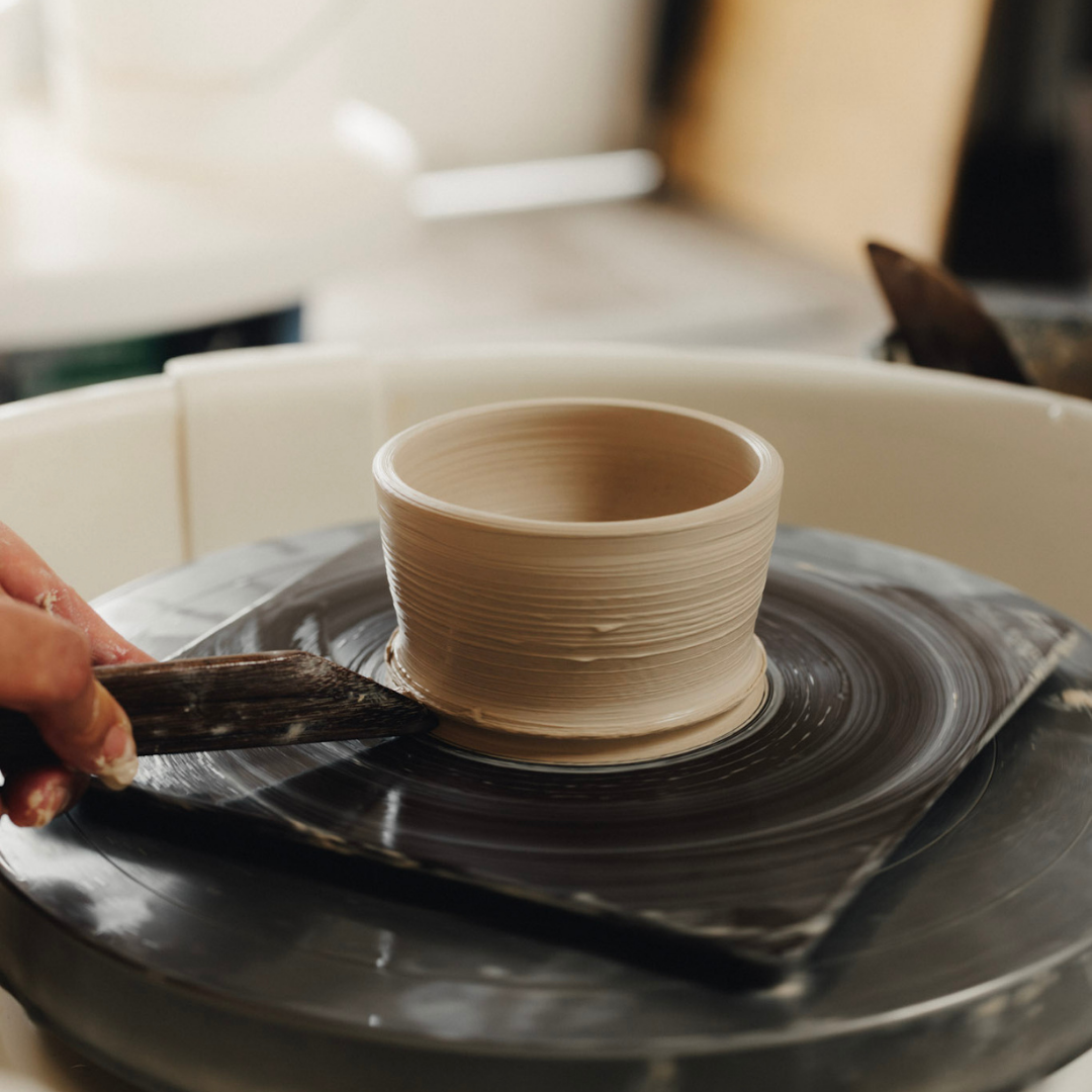 Sculpting vs. Throwing: What’s the Difference in Pottery?