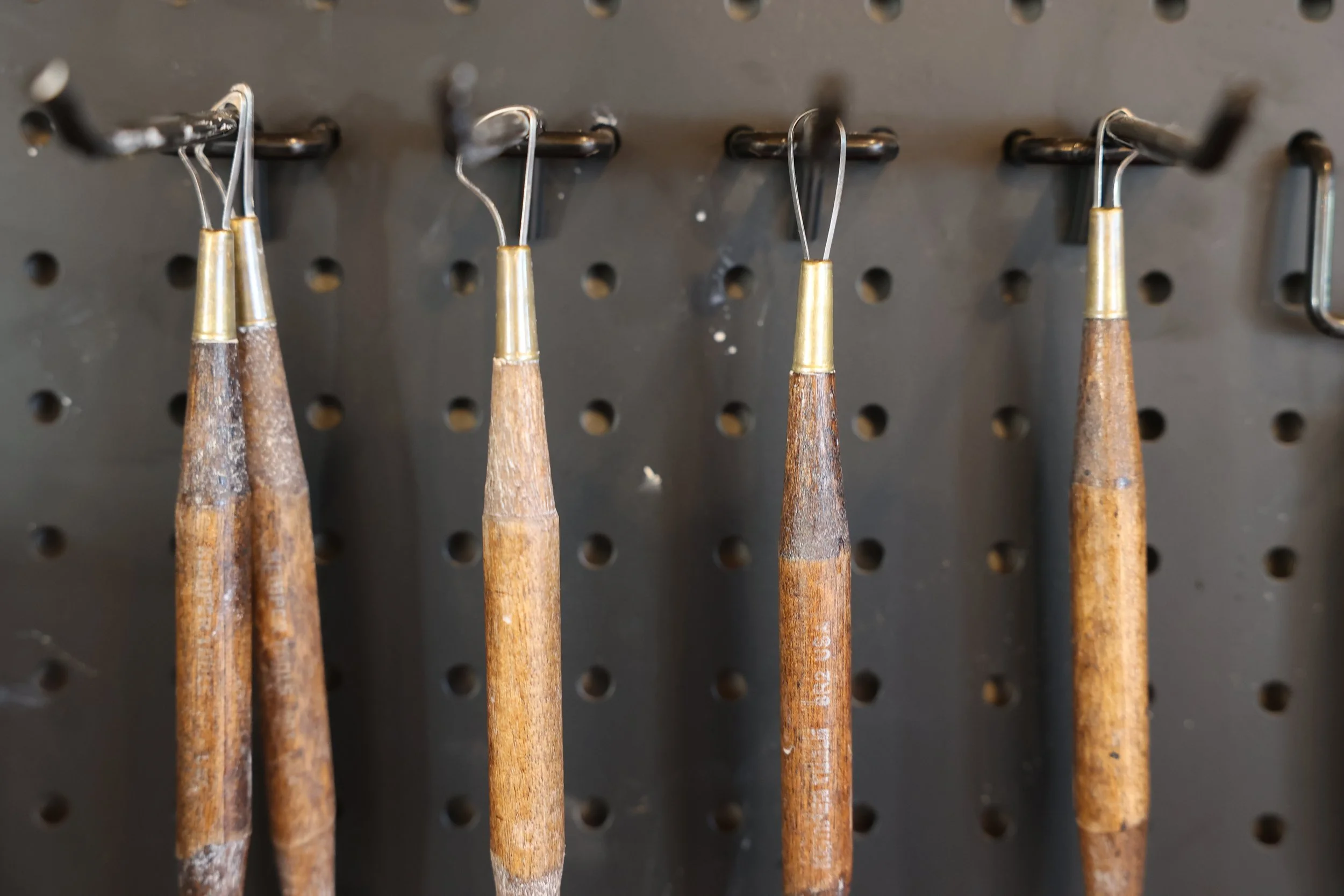 Tool Tuesday: A Beginner’s Guide to the Clay Tools You’ll Find at ARTime BARRO