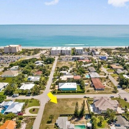 🌊 Oh Hello 🌊 
- J&bull;U&bull;S&bull;T  S&bull;O&bull;L&bull;D - 

📍Indialantic - $436,000 

It&rsquo;s closing day! Oh what a dream to be steps from the beach! I love helping clients find land.  Are you interested in building your dream home?  Co
