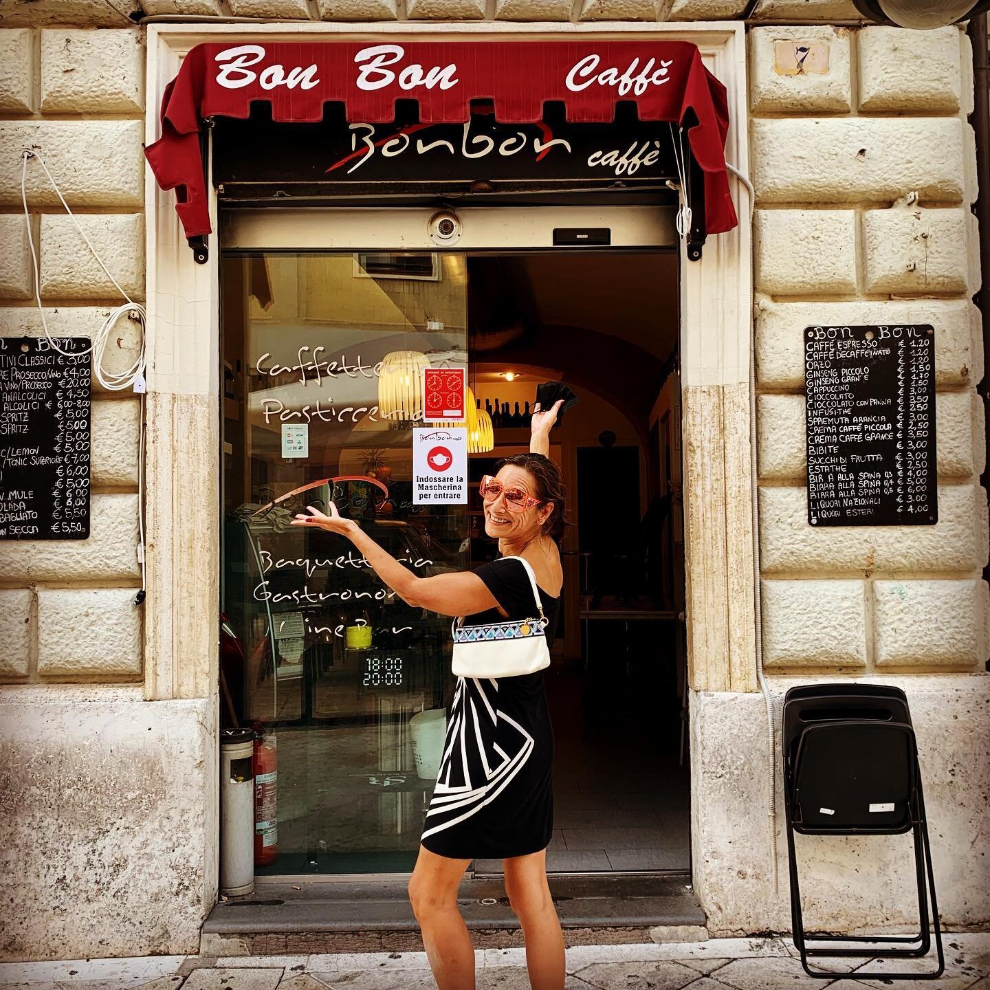 First day in Italy 🇮🇹 and stumbled on Bon Bon Caf&eacute;, what are the odds :-)
.
.
.
#abonbonlife #bonboncafe #tivoli #italy #lifeisgood #exploring