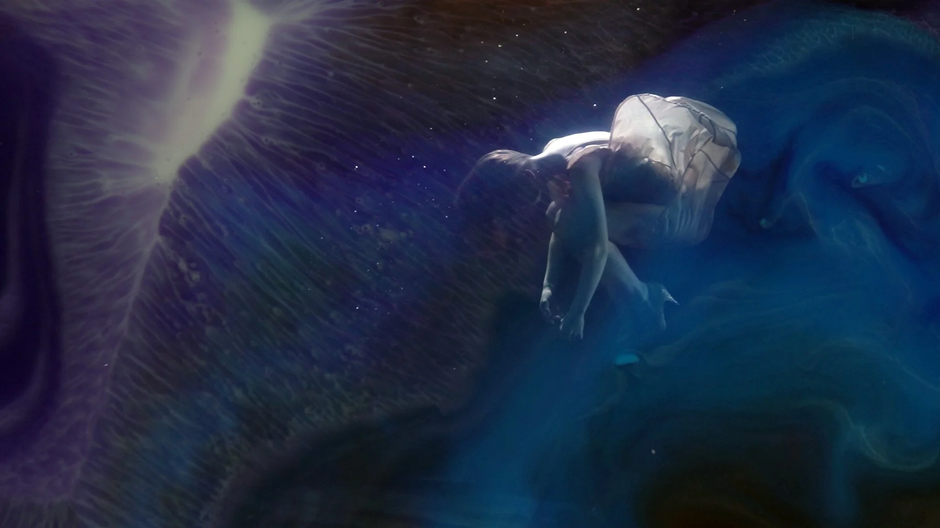 Photo 7 THR_Still_16_FloatingLady.jpg
