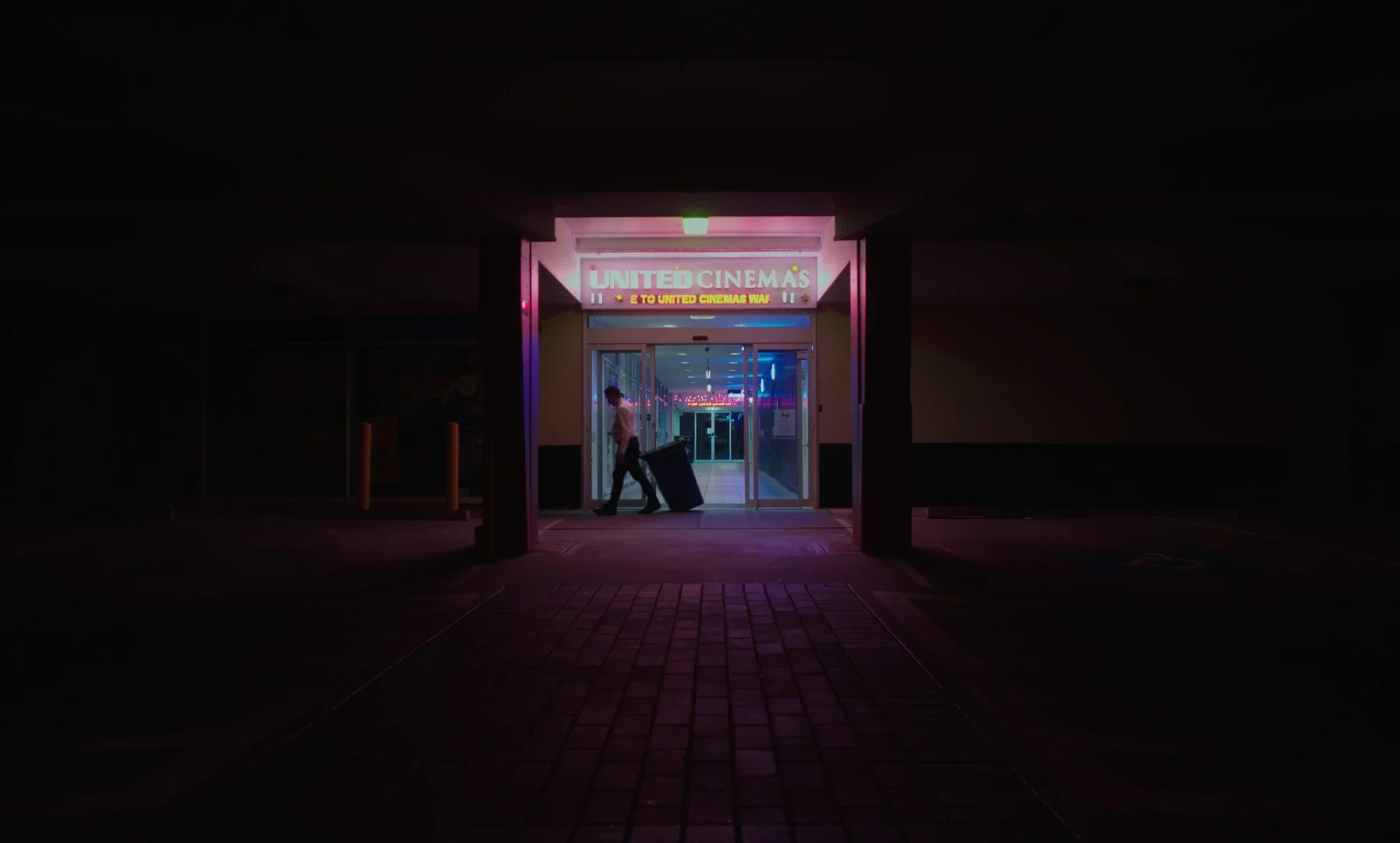 LATERAL_STILL_4.webp