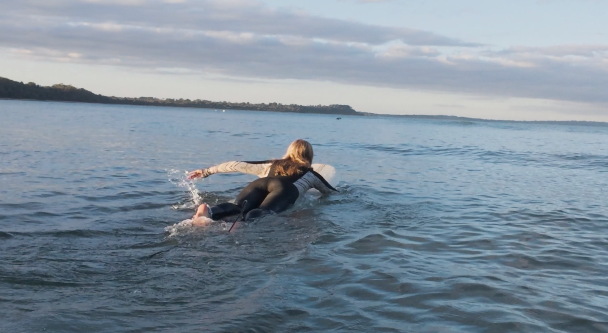 WOMEN OF THE WAVES
