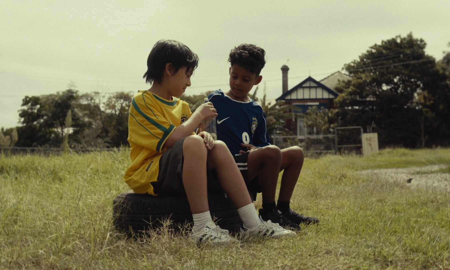 Photo 2 FenomenoBoy_Stills_030.jpg