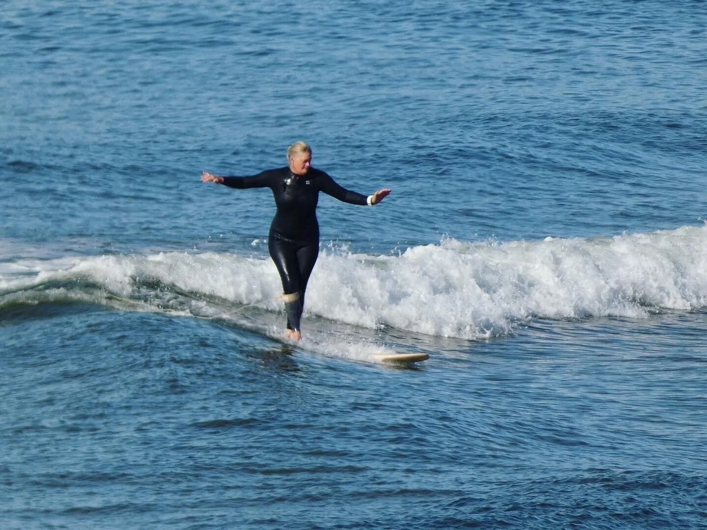 Photo 6 Lara_Phillips_Surf_Sisters.jpg