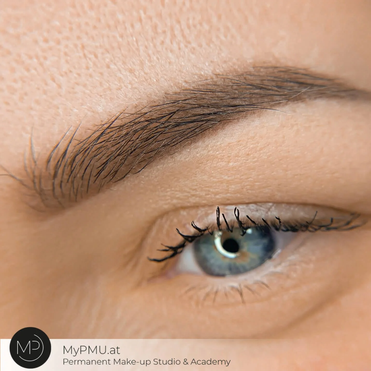 Abgeheilte Powder Brows – softes Ergebnis
