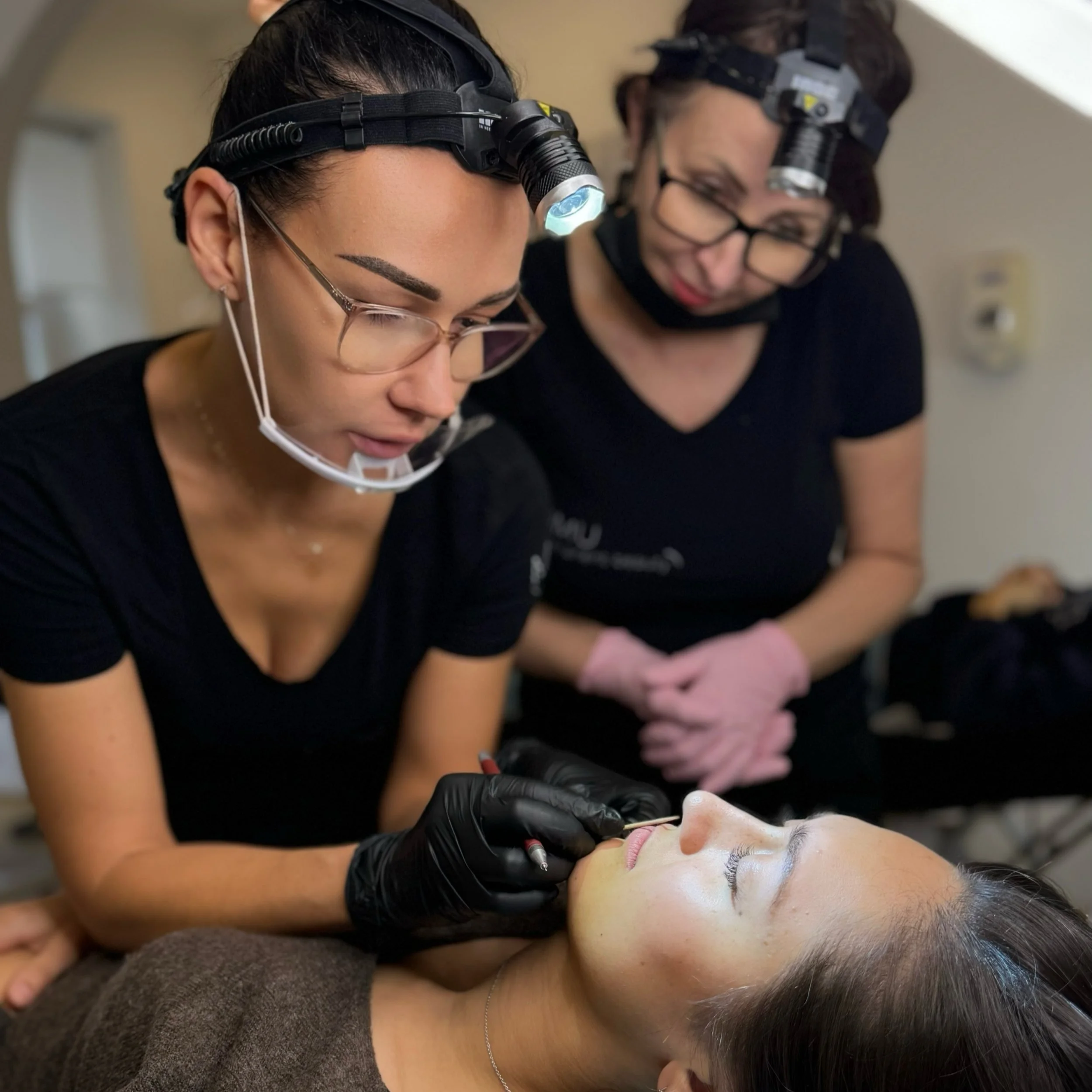 Perfection Training in Wien – Fortgeschrittene Schulung für präzise Pigmentiertechnik und Fehlerkorrektur.