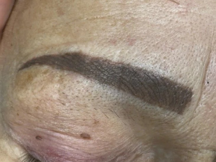 Mehrfach überarbeitete Augenbrauen-Pigmentierung