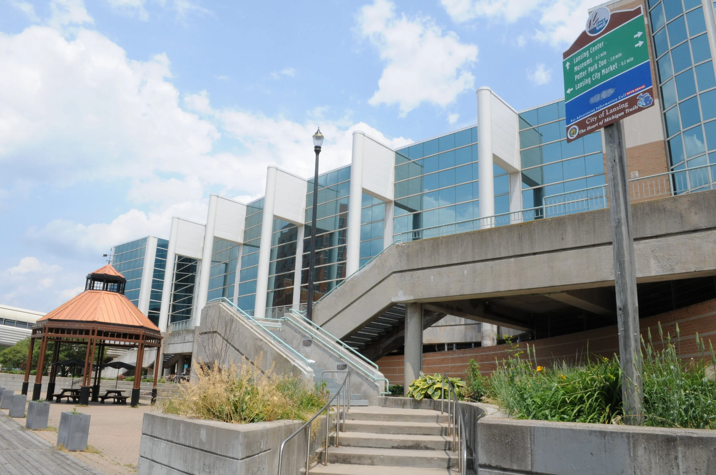 Riverwalk_1.JPG