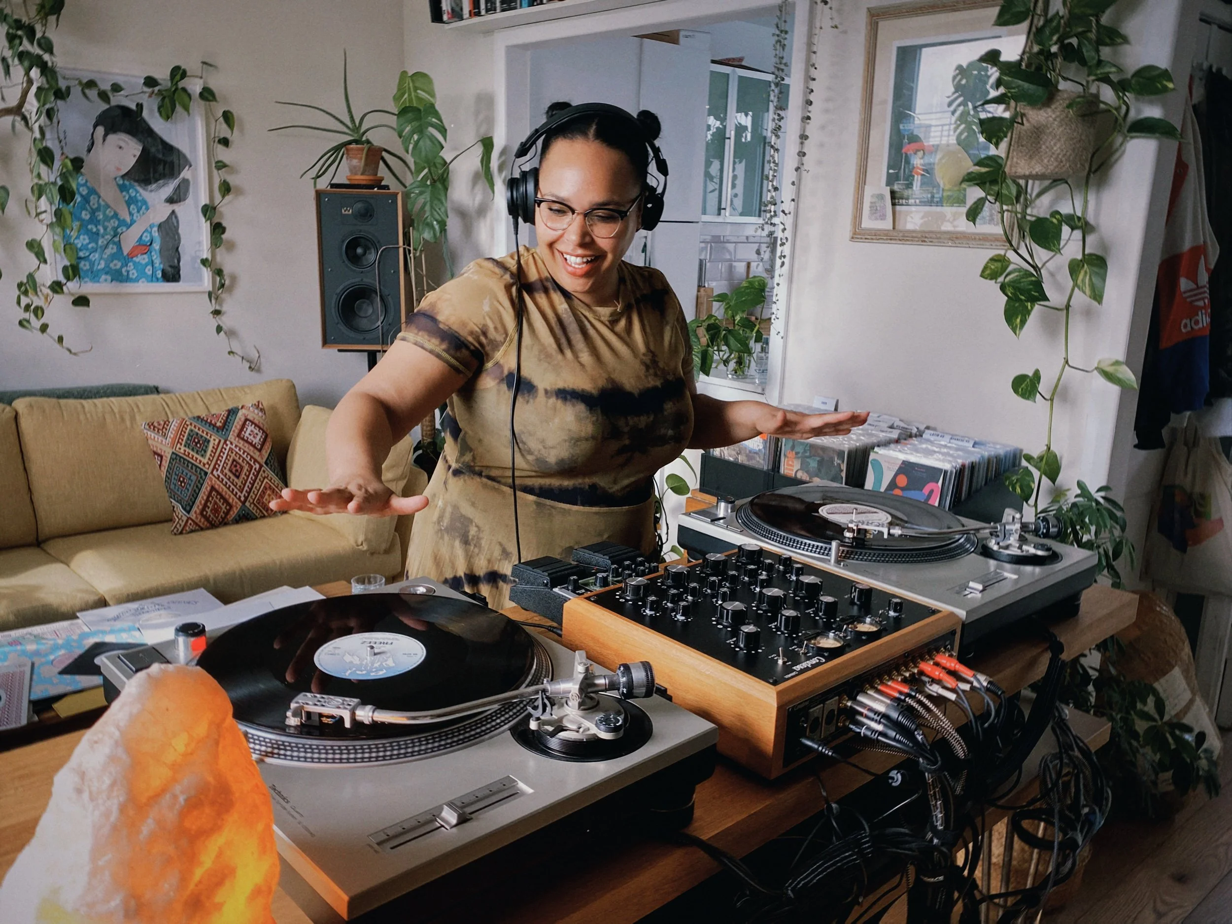LAANI 4 HOUR SET // FUNK, AFRO RIDDIMS, BROKEN BEAT &amp; ELECTRONIC