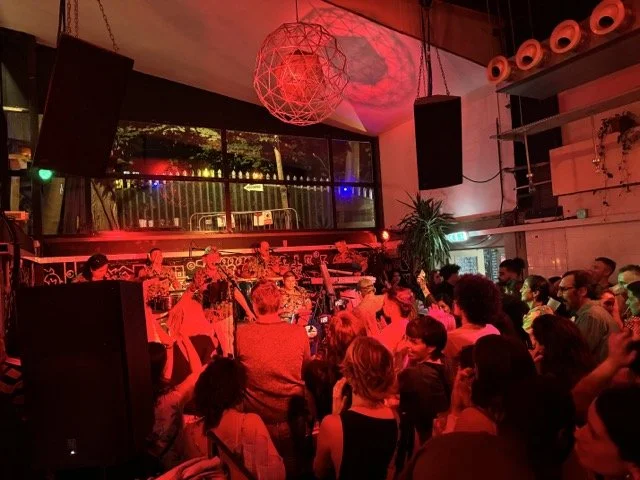 CHICHA DE LOS MUERTOS MANZANA TROPICAL // PASKAL ROUGH & TOUGH // RITMO DEL BARRIO (PERUVIAN CUMBIA,CHICHA, TROPICAL RHYTHMS)