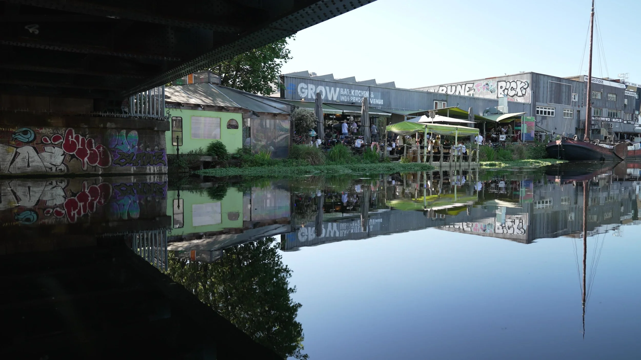 VIBRANT NIGHTS IN HACKNEY WICK