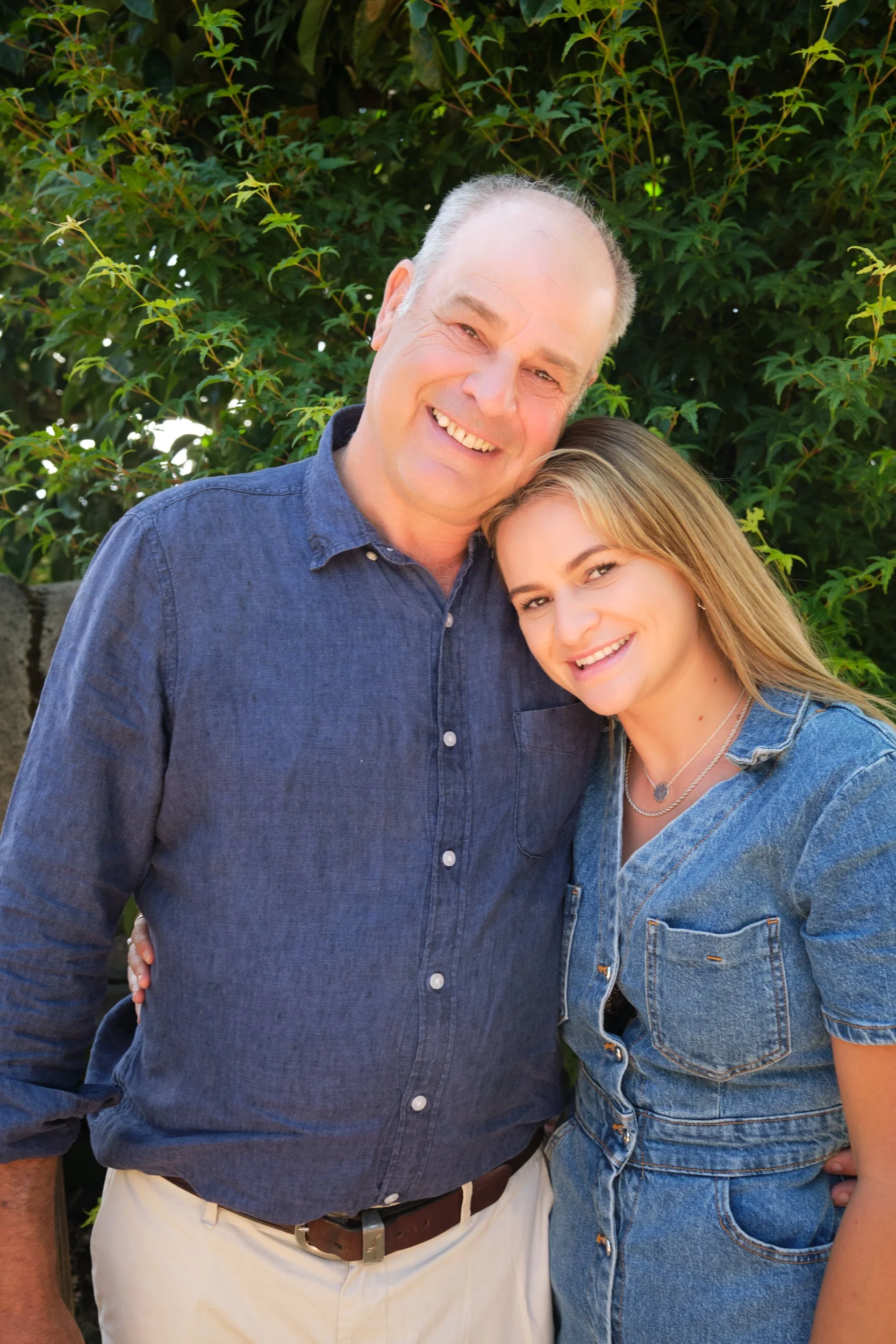 clark-launceston-extended-family-father-daughter-smiling-outdoor-portrait-2.jpeg